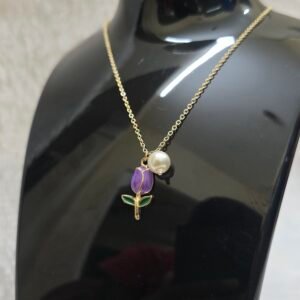 Tulip pearl pendant