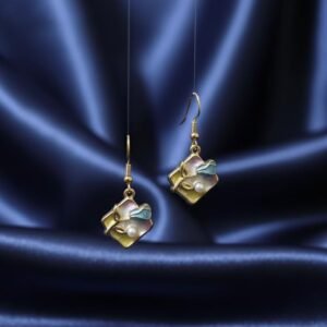 Pearl flower earring