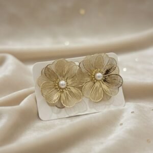 Golden rays flower stud