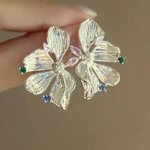 Silver toned floral brooches stud