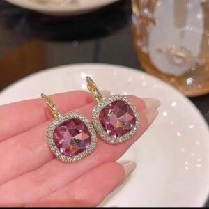 Oval shaped rhinestones earrings