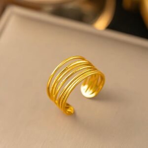 Anti tarnish spiral fashion ring